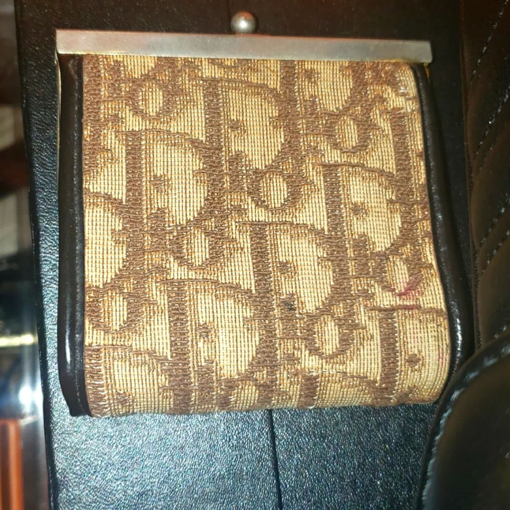 Authentic Dior cute coin purse 👛 👜 👛 💘 😻 💜